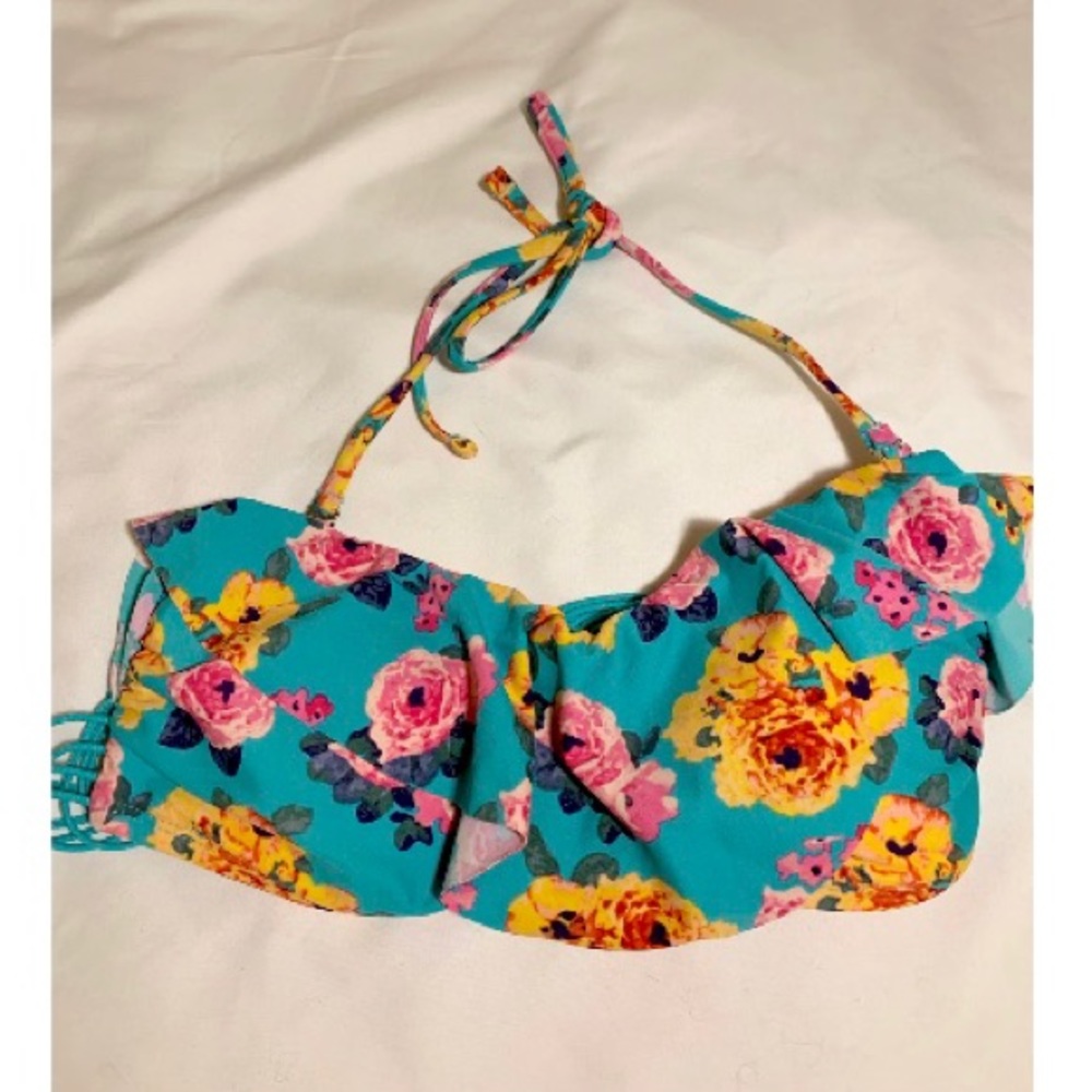 Women’s floral halter bikini top